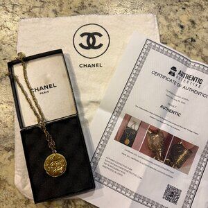 Vintage Chanel CC Authentic Logo Medallion Gold Necklace